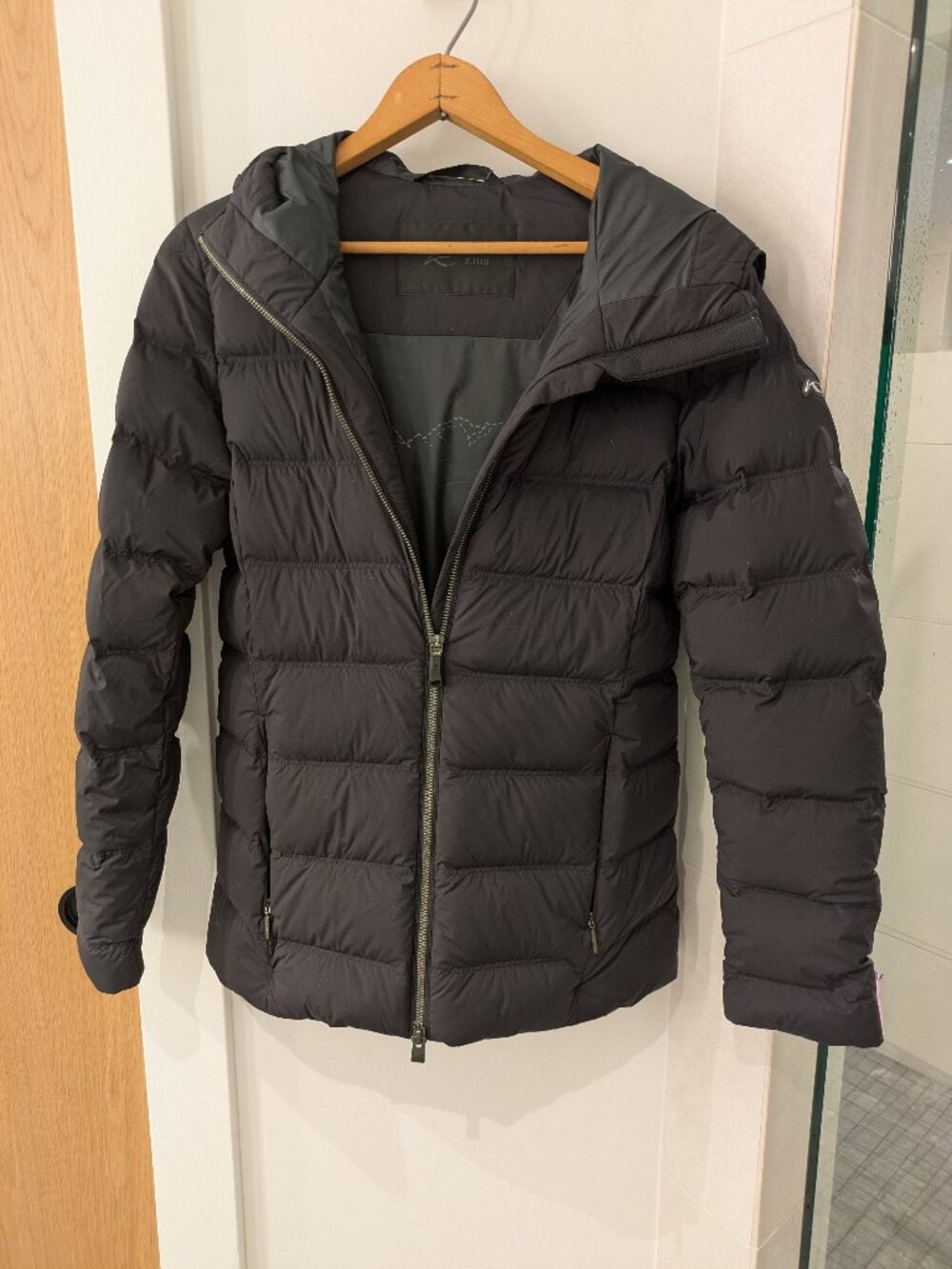 NWT KJUS Serletta Womens Down Puffer Jacket Black Size 36 US Small Luxury Ski